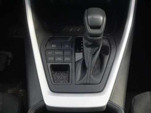 Used 2025 Toyota RAV4 XLE AWD/4WD image 27