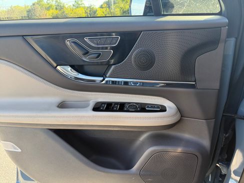 Used 2024 Lincoln Corsair Grand Touring image 41