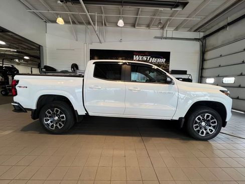Used 2024 Chevrolet Colorado LT w/ LT Convenience Package III AWD/4WD image 9