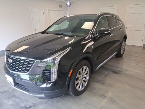 Certified 2023 Cadillac XT4 Premium Luxury w/ Cold Weather Package AWD/4WD image 4