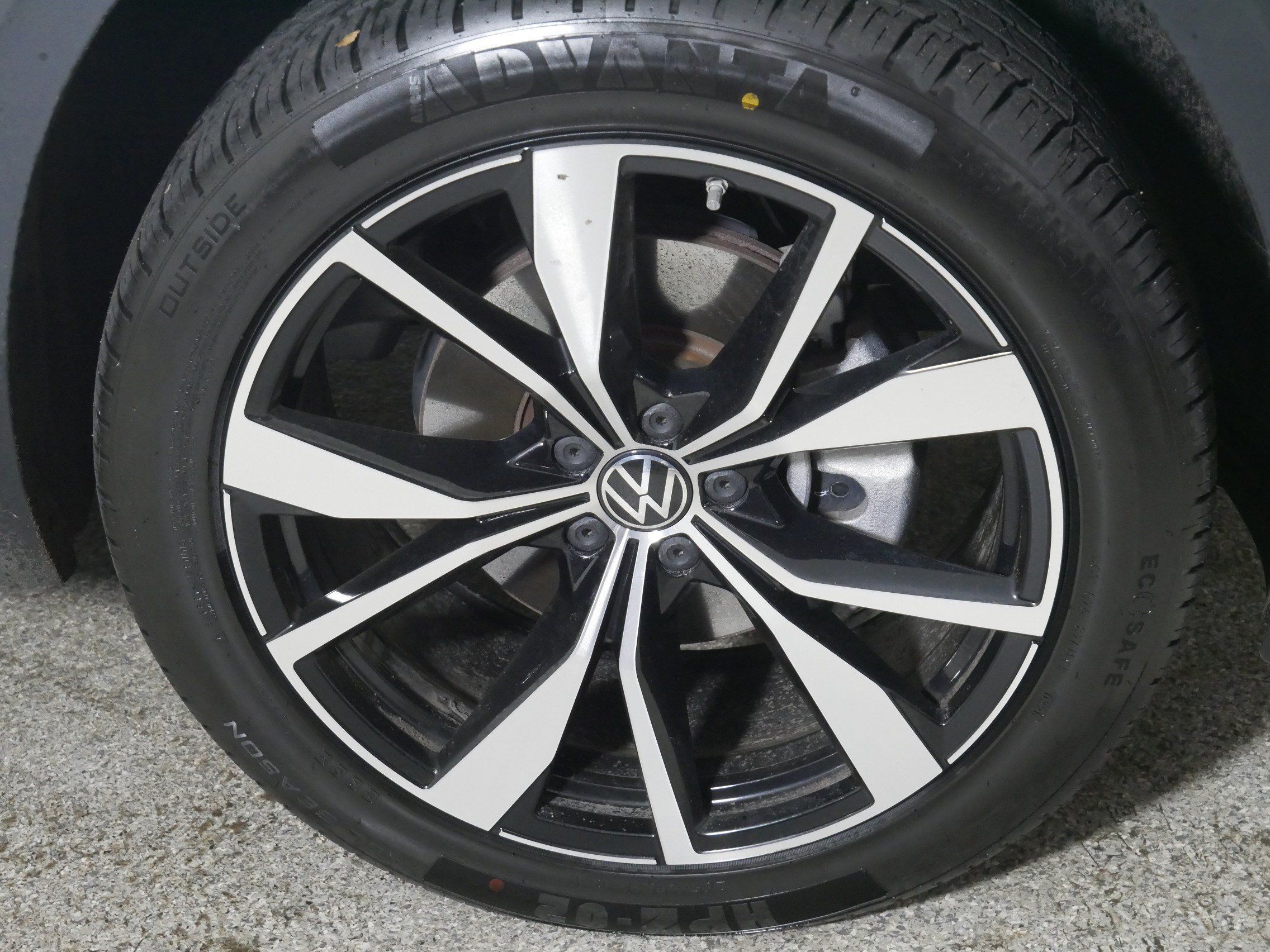 Used 2024 Volkswagen Atlas SEL Premium R-Line AWD/4WD image 15