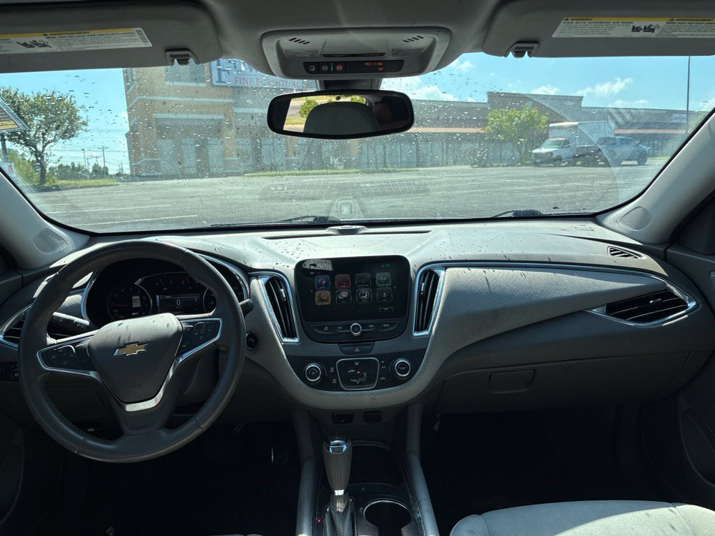 Used 2018 Chevrolet Malibu LT FWD image 12