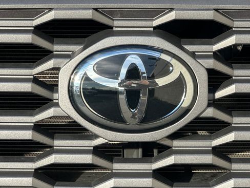 Used 2023 Toyota Tacoma TRD Off-Road image 37