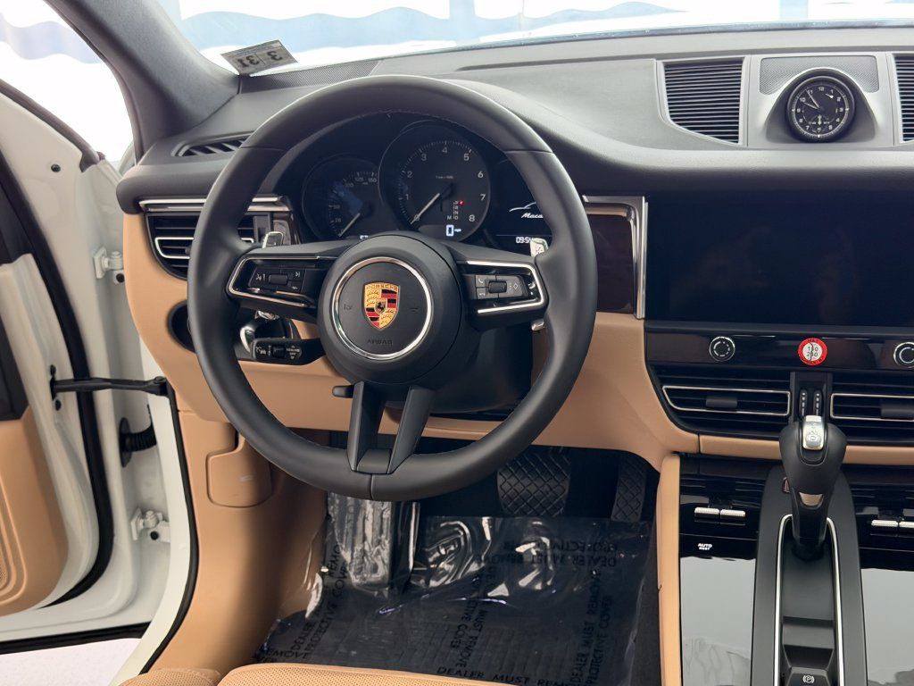 Certified 2026 Porsche Macan AWD/4WD image 20