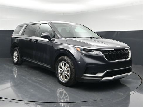 Used 2023 Kia Carnival LX FWD image 3