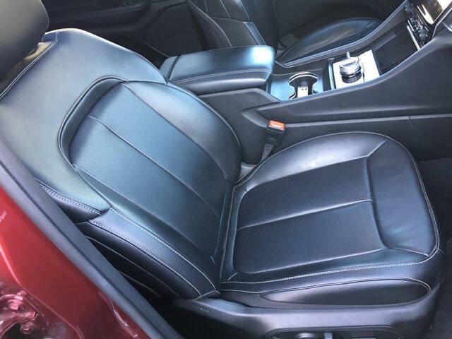 Certified 2025 Jeep Grand Cherokee L Limited w/ Luxury Tech Group II AWD/4WD image 26