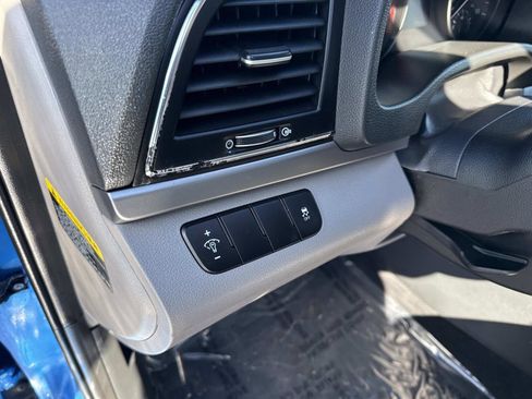 Used 2017 Hyundai Elantra SE image 20