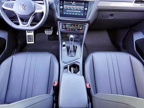 Used 2023 Volkswagen Tiguan SE R-Line image 22