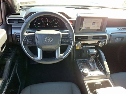 Used 2025 Toyota Tacoma TRD Off-Road image 11