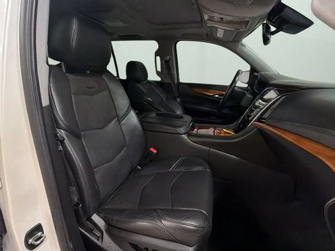 Used 2015 Cadillac Escalade Premium AWD/4WD image 9
