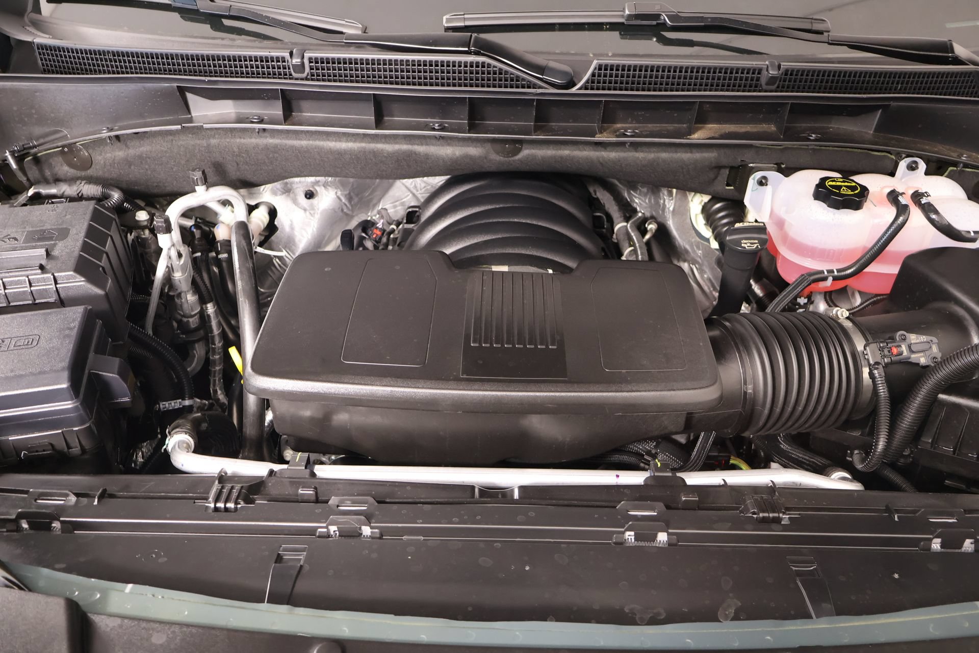 Used 2026 GMC Yukon AT4 Ultimate w/ LPO, Floor Liner Package AWD/4WD image 22