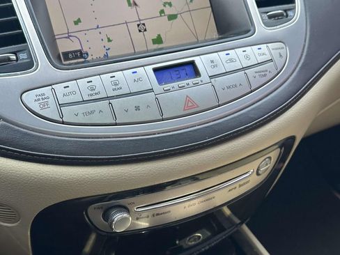 Used 2011 Hyundai Genesis 4.6 RWD image 29