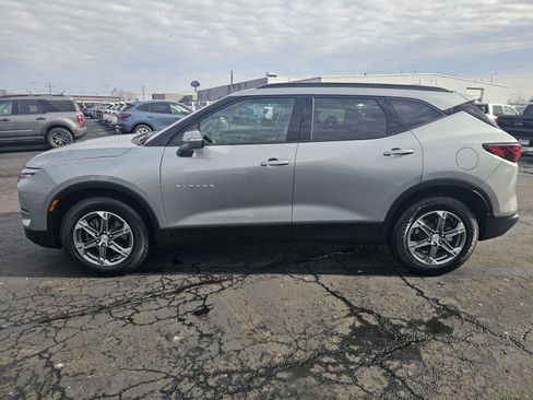 Used 2024 Chevrolet Blazer LT image 2