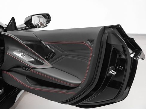 Used 2025 Chevrolet Corvette Z06 image 25