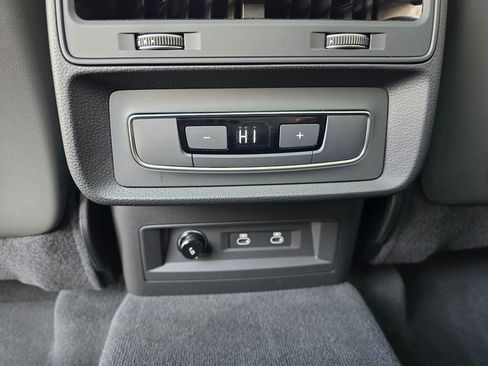 Used 2025 Audi Q7 3.0T Premium Plus image 46