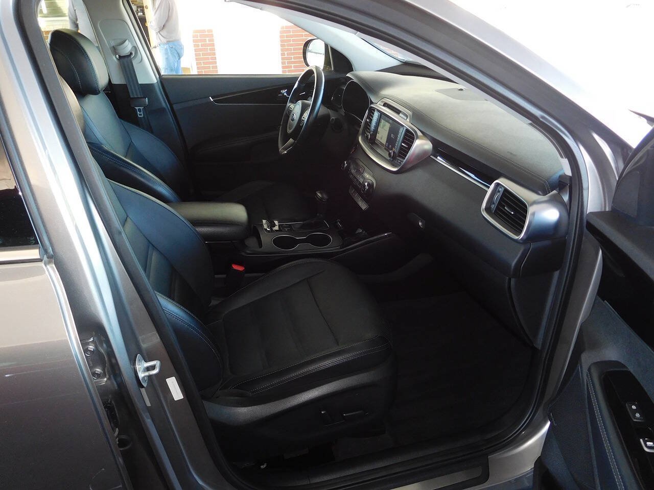 Used 2017 Kia Sorento SX FWD image 10