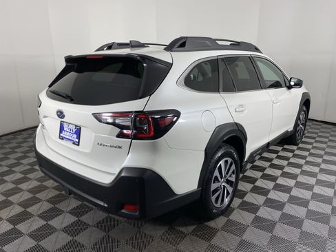 Used 2023 Subaru Outback Premium AWD/4WD image 7