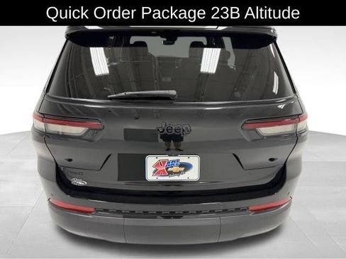 Used 2024 Jeep Grand Cherokee L Laredo AWD/4WD image 4
