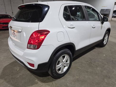 Used 2017 Chevrolet Trax LS AWD/4WD image 9