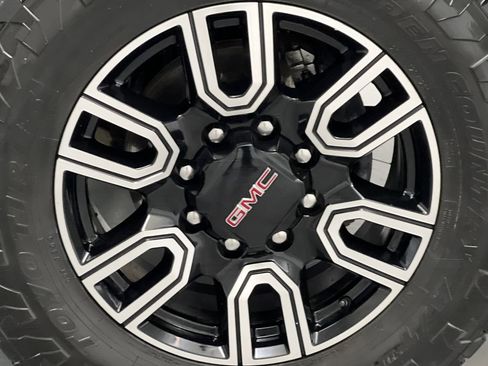 Used 2022 GMC Sierra 2500 AT4 w/ AT4 Preferred Package AWD/4WD image 72