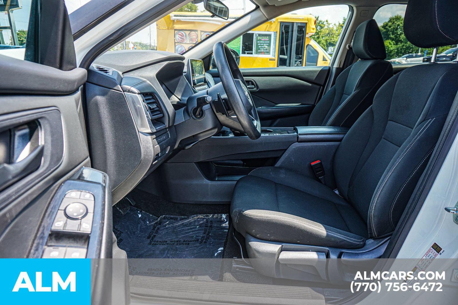 Used 2024 Nissan Rogue S FWD image 19