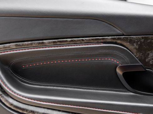 Used 2017 Aston Martin DB11 V12 RWD image 22