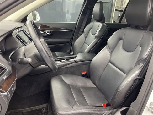 Used 2019 Volvo XC90 T5 Momentum w/ Advanced Package image 9