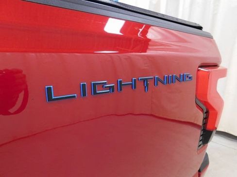Used 2023 Ford F150 Lightning XLT image 15