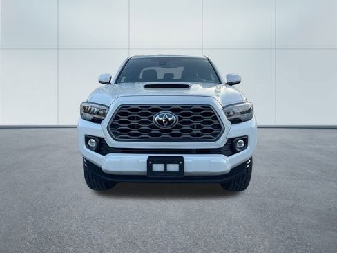 Used 2023 Toyota Tacoma TRD Sport image 3