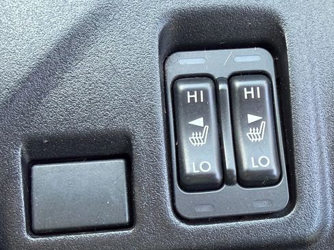 Used 2017 Subaru Impreza 2.0i Premium image 3