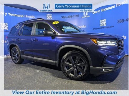 Certified 2025 Honda Pilot Sport image 2