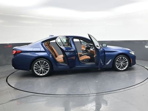 Used 2022 BMW 540i xDrive w/ Premium Package image 38