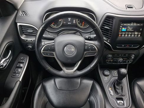 Used 2021 Jeep Cherokee Latitude Plus w/ Sun & Sound Group image 12