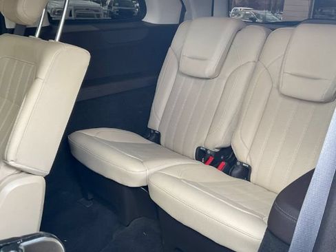 Used 2017 Mercedes-Benz GLS 450 4MATIC w/ Premium Package image 31