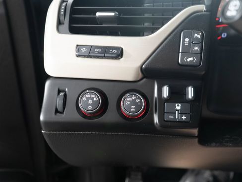 Used 2016 GMC Yukon Denali w/ Open Road Package AWD/4WD image 25