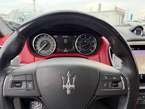 Used 2021 Maserati Ghibli S RWD image 23