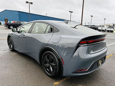 Used 2023 Toyota Prius Limited image 4
