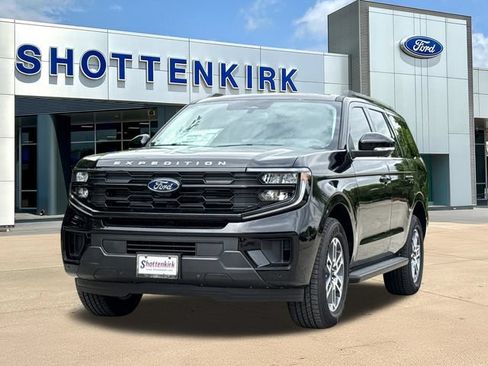 New 2026 Ford Expedition Active RWD image 3