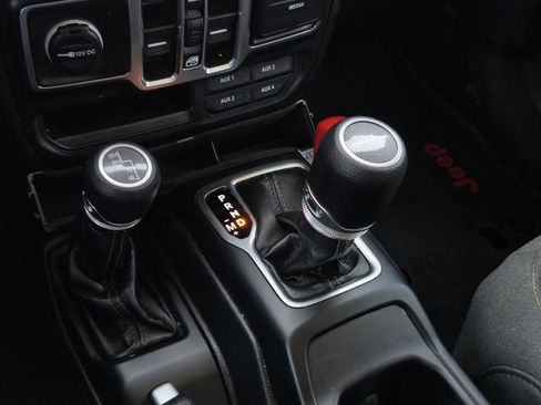 Used 2024 Jeep Gladiator Sport AWD/4WD image 18