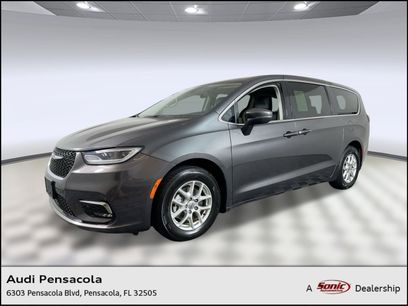 Used 2023 Chrysler Pacifica Touring-L