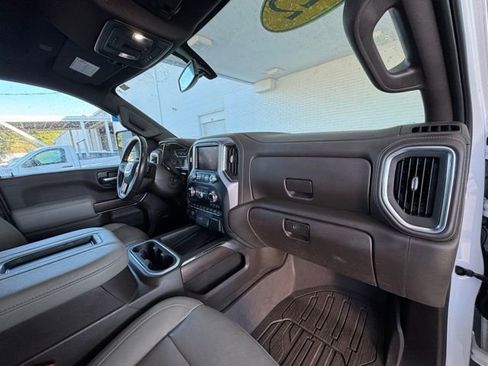 Used 2022 GMC Sierra 2500 SLT w/ SLT Premium Package image 17