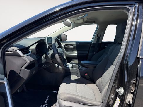 Used 2024 Toyota RAV4 XLE FWD image 10