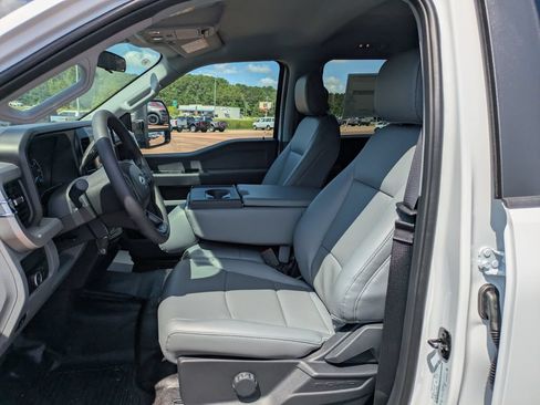 New 2026 Ford F350 4x4 Crew Cab DRW Super Duty image 7