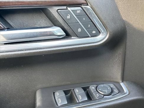Certified 2025 GMC Sierra 1500 SLT RWD image 21
