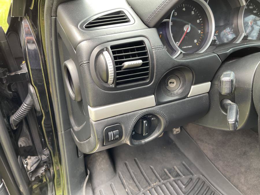 Used 2008 Porsche Cayenne Turbo AWD/4WD image 39