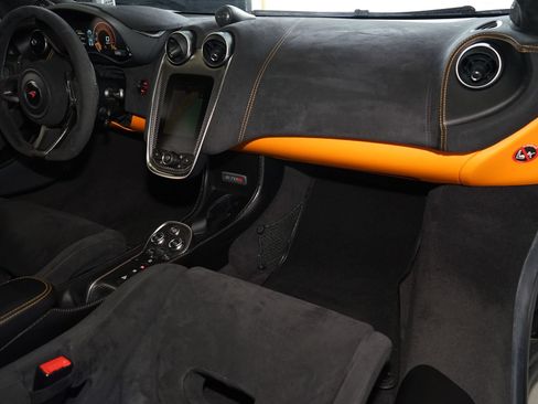 Used 2018 McLaren 570S Coupe RWD image 16