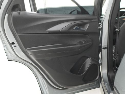 Used 2023 Chevrolet TrailBlazer LT FWD image 30