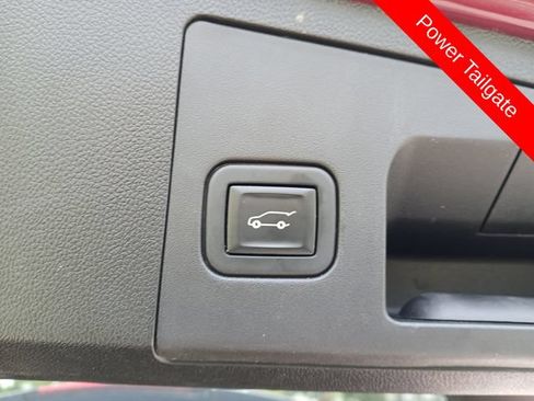 Used 2020 Cadillac XT4 Premium Luxury w/ Cold Weather Package FWD image 40