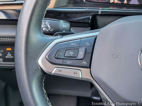 Used 2024 Volkswagen Atlas SE image 17