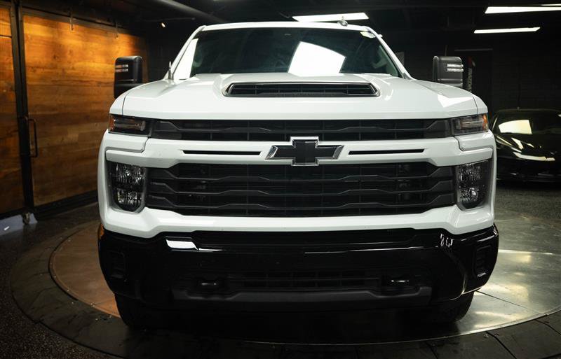 Used 2024 Chevrolet Silverado 2500 Custom w/ Custom Value Package AWD/4WD image 3